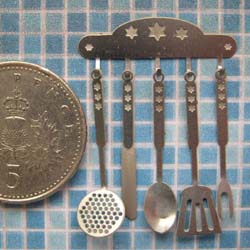 1/24th Scale Kitchen Utensils Kit